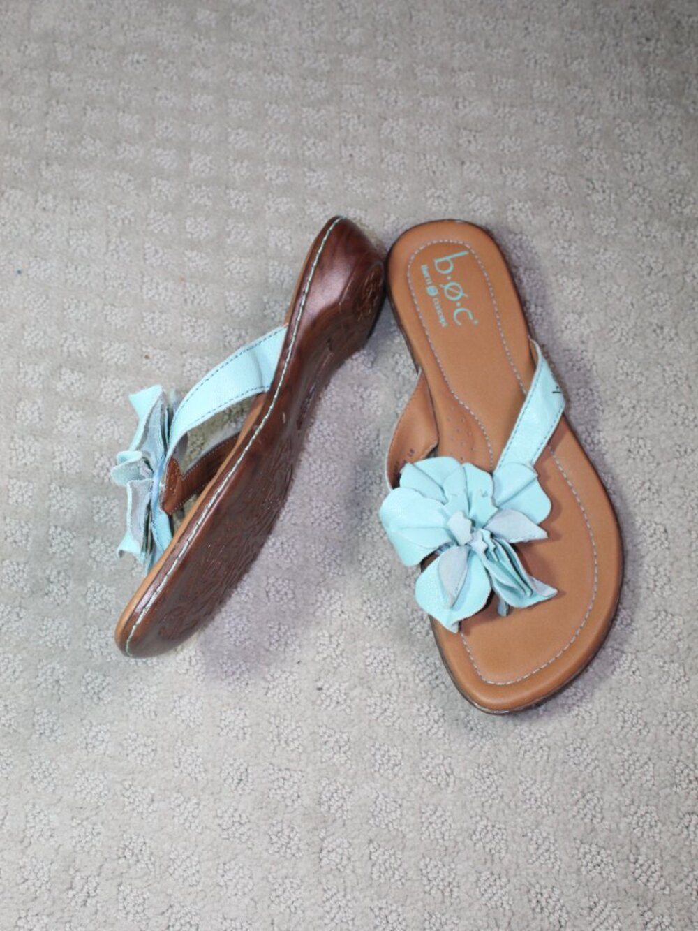 boc Size 9 Aqua Leather Floral Thong Sandals